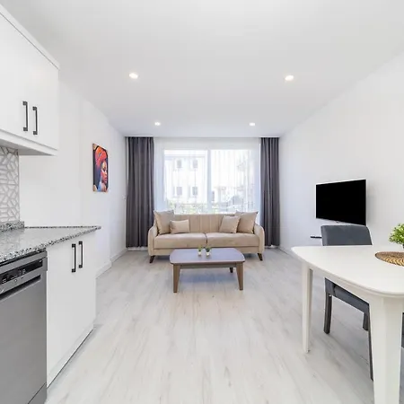 Central Flat Close To Sea In Muratpasa 公寓