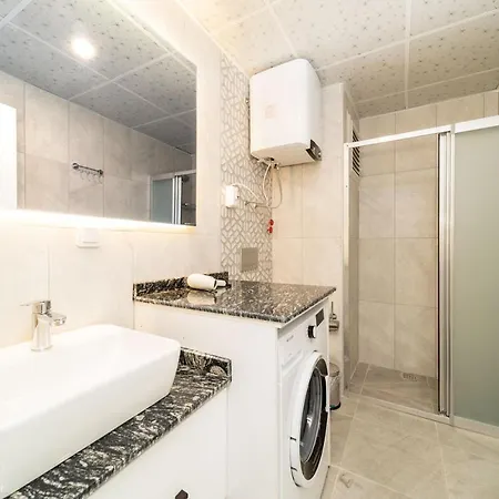 Central Flat Close To Sea In Muratpasa Daire Antalya